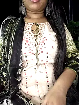 Idhika Paul online show from 10/06/25, 04:43