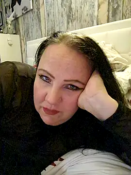 Snapshot of Black_Angel24 chatting on 11/16/25, 05:51 Black Angel24 online show from 11/16/25, 05:51