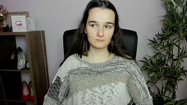 Snapshot of KateDelight chatting on 12/08/24, 11:14 KateDelight online show from 12/08/24, 11:14