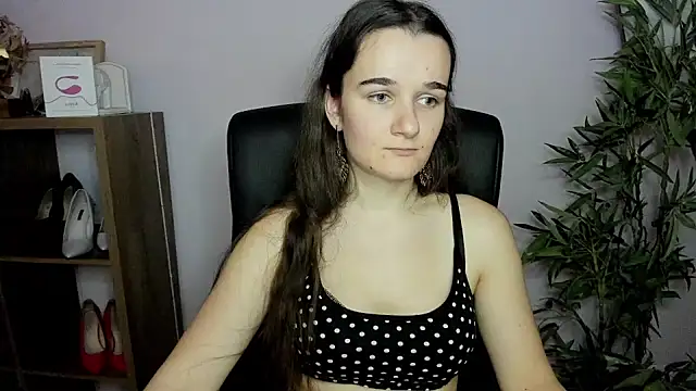 Snapshot of KateDelight chatting on 12/08/24, 02:30 KateDelight online show from 12/08/24, 02:30