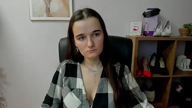 Snapshot of KateDelight chatting on 12/21/25, 08:27 KateDelight online show from 12/21/25, 08:27