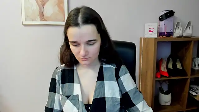 Snapshot of KateDelight chatting on 03/08/26, 07:45 KateDelight online show from 03/08/26, 07:45