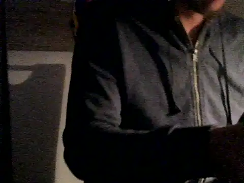 Snapshot of prcalek19 chatting on 10/17/25, 03:58 prcalek19 online show from 10/17/25, 03:58