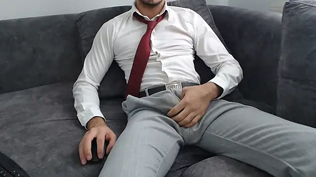 Naughtb0y online show from 11/28/25, 09:34