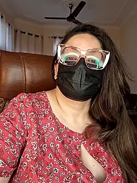 Snapshot of SEXY-Sardarni chatting on 02/14/26, 08:00 SEXY-Sardarni online show from 02/14/26, 08:00