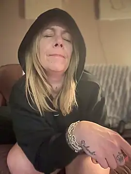 blondebitch2 online show from 02/06/25, 03:59