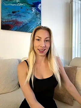 LuisaBecker online show from 12/05/25, 01:20