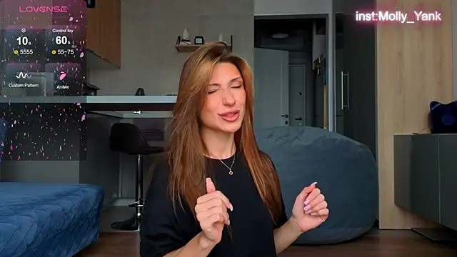 Snapshot of mollyyank chatting on 09/14/25, 10:47 mollyyank online show from 09/14/25, 10:47
