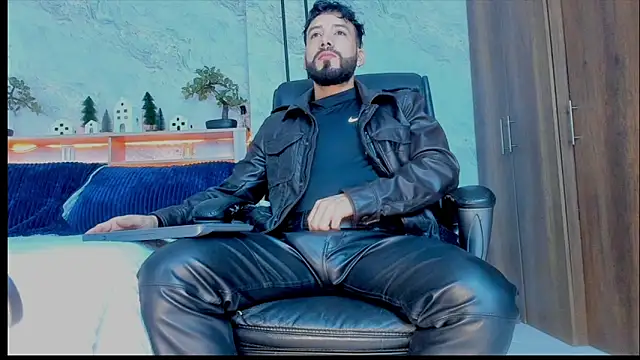 Snapshot of bruno_woods chatting on 12/14/24, 03:36 bruno woods online show from 12/14/24, 03:36