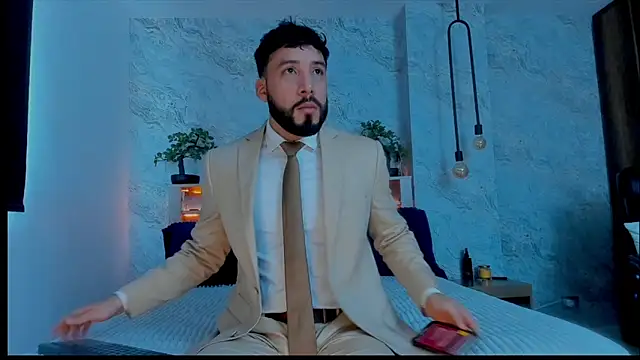 Snapshot of bruno_woods chatting on 12/18/24, 05:31 bruno woods online show from 12/18/24, 05:31