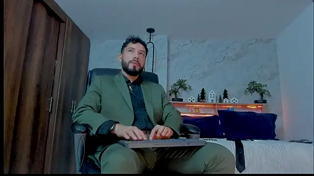 Snapshot of bruno_woods chatting on 12/23/24, 03:18 bruno woods online show from 12/23/24, 03:18