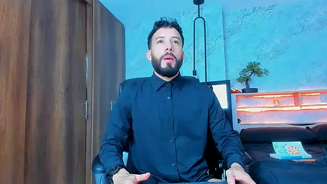 Snapshot of bruno_woods chatting on 02/28/25, 07:03 bruno woods online show from 02/28/25, 07:03