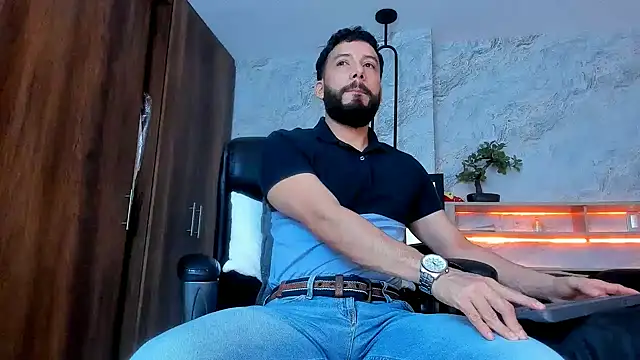 Snapshot of bruno_woods chatting on 03/02/25, 02:08 bruno woods online show from 03/02/25, 02:08