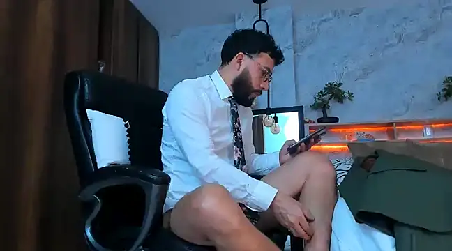 Snapshot of bruno_woods chatting on 03/11/25, 05:13 bruno woods online show from 03/11/25, 05:13