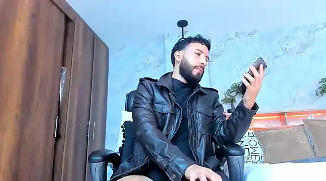 Snapshot of bruno_woods chatting on 03/12/25, 03:51 bruno woods online show from 03/12/25, 03:51