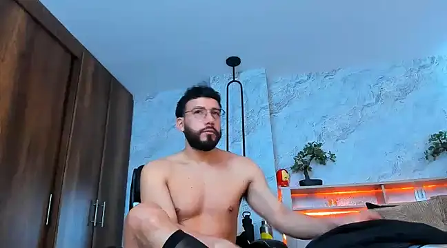 Snapshot of bruno_woods chatting on 03/19/25, 03:19 bruno woods online show from 03/19/25, 03:19