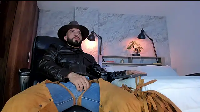 Snapshot of bruno_woods chatting on 10/06/25, 11:57 bruno woods online show from 10/06/25, 11:57