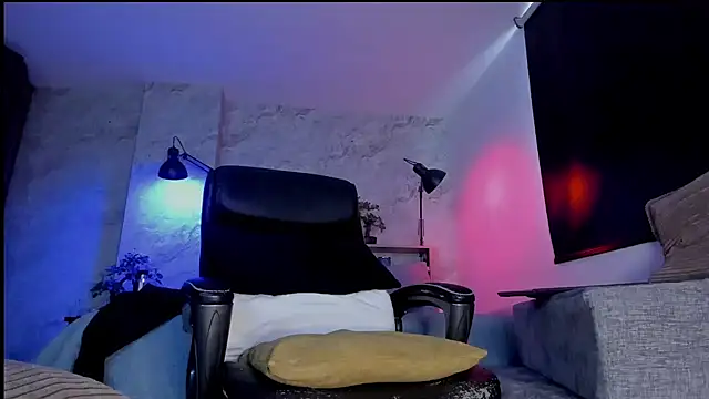 Snapshot of bruno_woods chatting on 11/25/25, 12:05 bruno woods online show from 11/25/25, 12:05