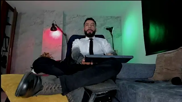 Snapshot of bruno_woods chatting on 12/04/25, 11:52 bruno woods online show from 12/04/25, 11:52