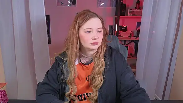 Snapshot of carolina_elf chatting on 02/18/26, 05:14 carolina elf online show from 02/18/26, 05:14