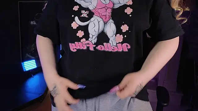 Snapshot of carolina_elf chatting on 03/22/26, 08:18 carolina elf online show from 03/22/26, 08:18