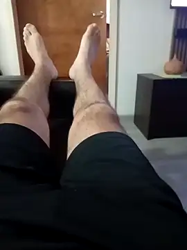 Snapshot of ale5858 chatting on 10/24/25, 01:46 ale5858 online show from 10/24/25, 01:46