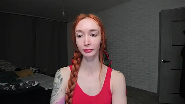 Snapshot of Roxy_Silver chatting on 12/04/25, 07:11 Roxy Silver online show from 12/04/25, 07:11