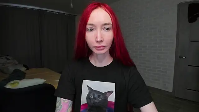 Snapshot of Roxy_Silver chatting on 02/14/26, 05:59 Roxy Silver online show from 02/14/26, 05:59