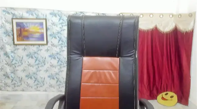 Snapshot of Mia_jonny6 chatting on 01/04/25, 05:37 Mia jonny6 online show from 01/04/25, 05:37