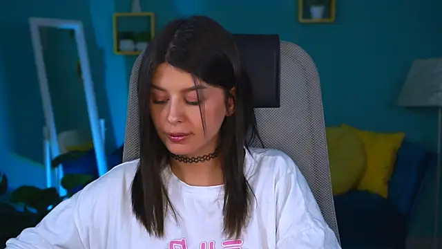 NicoleMun online show from 02/04/25, 03:26