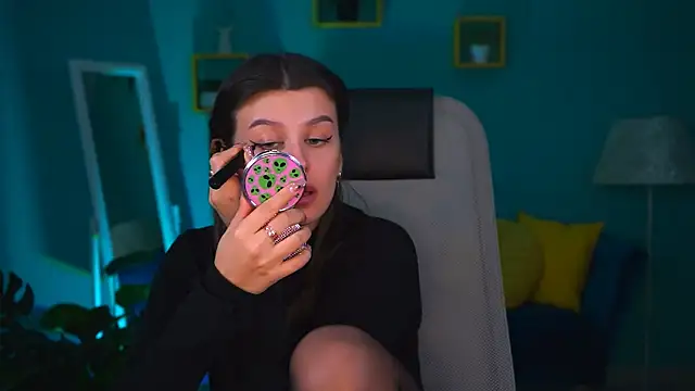 NicoleMun online show from 02/07/25, 05:07