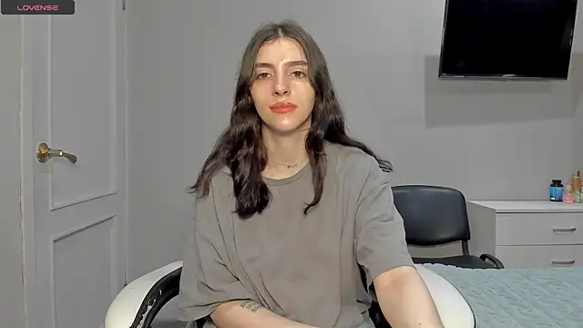 broosnica1 online show from 12/18/25, 07:47