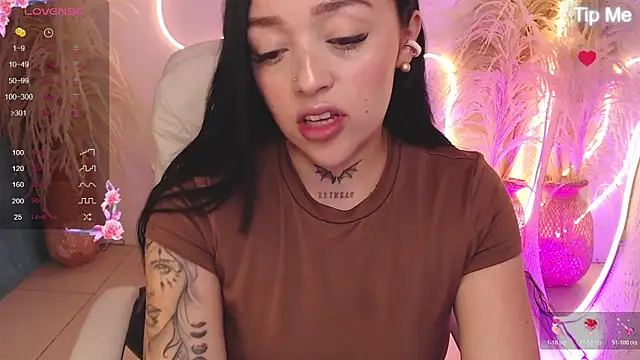 ViolettaHotLatin  online show from 05/29/26, 12:36