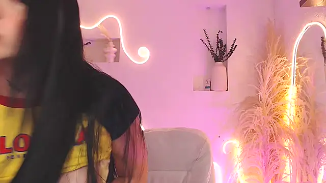 ViolettaHotLatin  online show from 06/23/26, 12:47