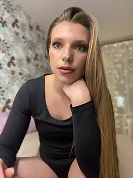 Snapshot of adel_secret chatting on 02/04/25, 08:17 adel secret online show from 02/04/25, 08:17