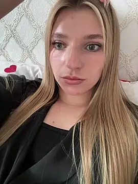 Snapshot of adel_secret chatting on 05/30/26, 03:31 adel secret online show from 05/30/26, 03:31