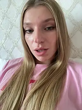 Snapshot of adel_secret chatting on 06/11/26, 12:25 adel secret online show from 06/11/26, 12:25