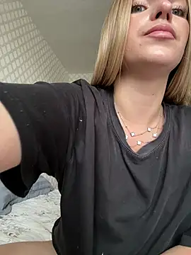 Snapshot of adel_secret chatting on 07/11/26, 01:36 adel secret online show from 07/11/26, 01:36