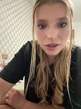 Snapshot of adel_secret chatting on 07/29/26, 08:07 adel secret online show from 07/29/26, 08:07
