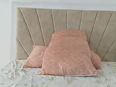 petitechocolate964 online show from 02/01/25, 10:26