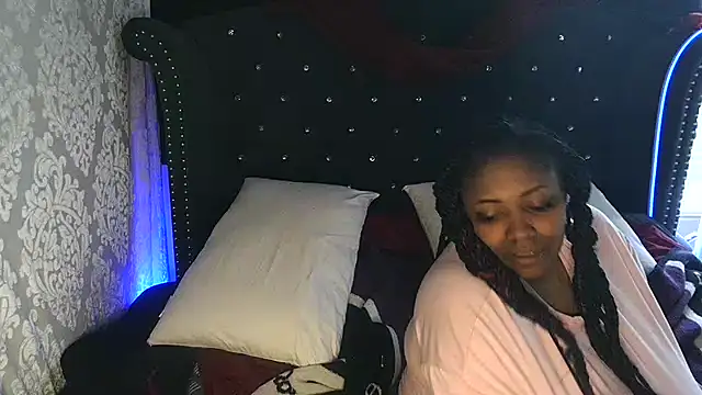 Snapshot of msyvette1970@xh chatting on 12/11/24, 04:31 msyvette1970xh online show from 12/11/24, 04:31