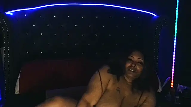 Snapshot of msyvette1970@xh chatting on 02/07/25, 01:53 msyvette1970xh online show from 02/07/25, 01:53