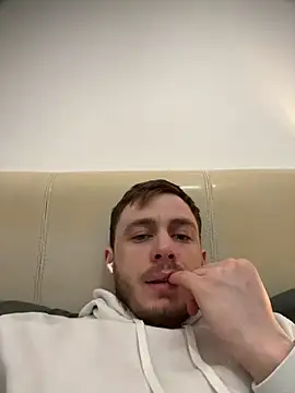 Julian128 online show from 03/03/25, 10:10