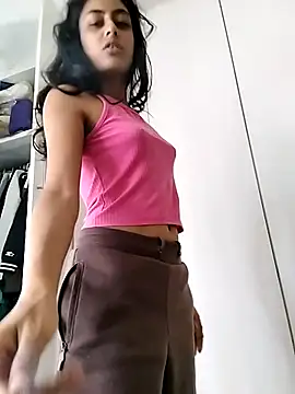 cleopatra-phaedra online show from 11/12/25, 07:42