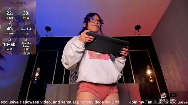 Violetta Nur online show from 10/23/25, 12:43