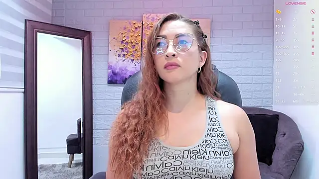  LaraMom  online show from 05/11/26, 07:44