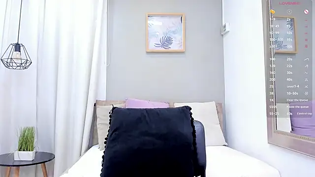  LaraMom  online show from 06/11/26, 12:32