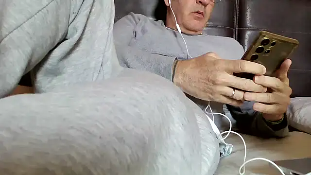 Snapshot of apollarda chatting on 03/17/25, 11:53 apollarda online show from 03/17/25, 11:53