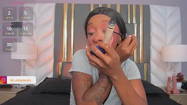 Anny osorio online show from 11/19/25, 07:47