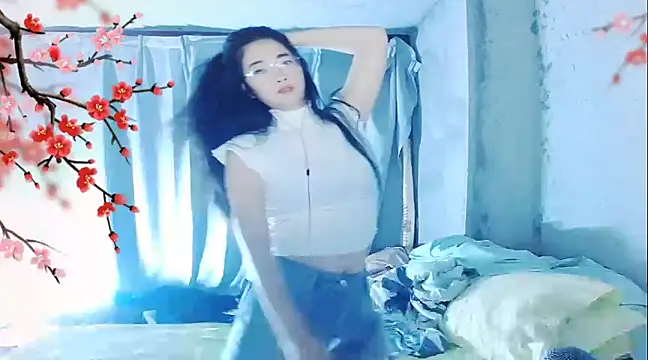 Snapshot of Floor_oo chatting on 12/17/24, 06:42 Floor oo online show from 12/17/24, 06:42